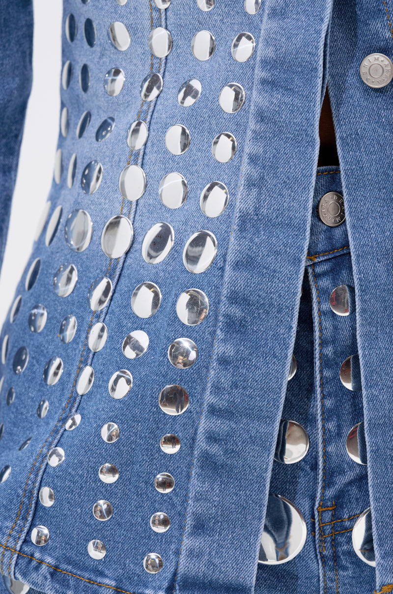 STUDS EVERYWHERE BUTTON DOWN